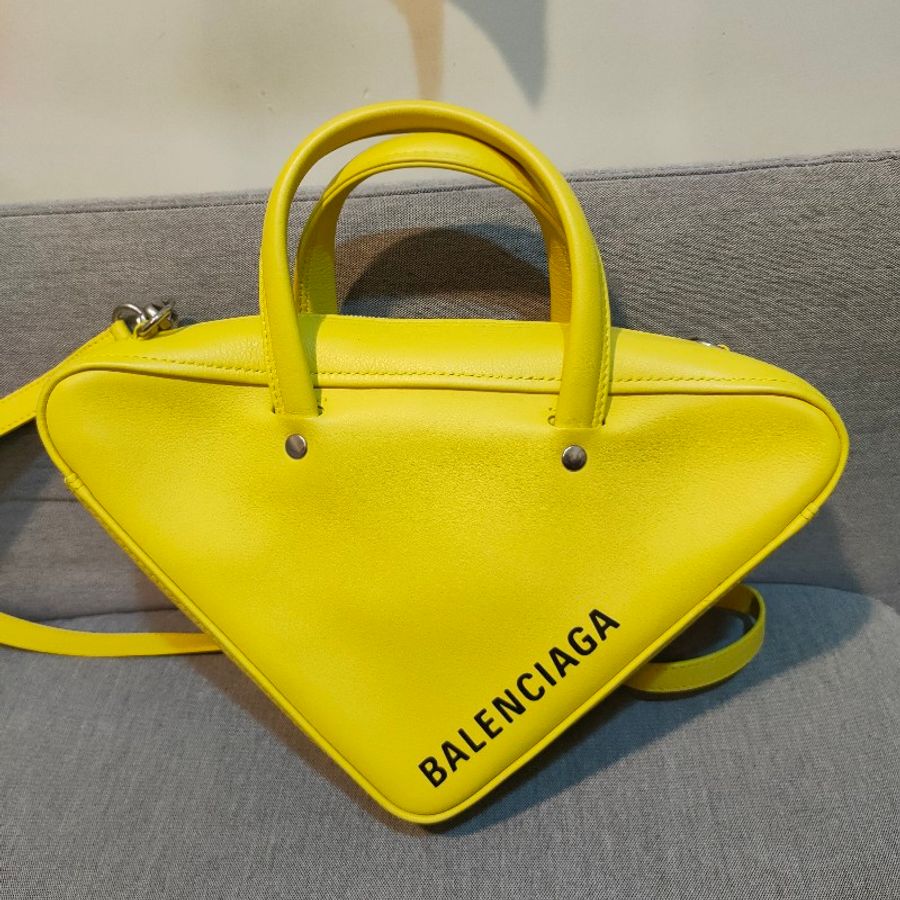 【9成新】㊣✨BALENCIAGA✨巴黎世家 (附防塵袋)小雞黃 三角 手提包 肩背包 斜背包 三角包/二手包/二手精品/保證正品🌳二手樹屋🌳-1