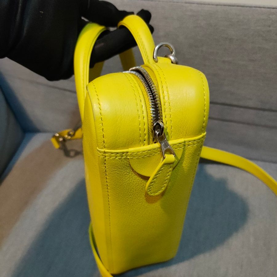 【9成新】㊣✨BALENCIAGA✨巴黎世家 (附防塵袋)小雞黃 三角 手提包 肩背包 斜背包 三角包/二手包/二手精品/保證正品🌳二手樹屋🌳-4