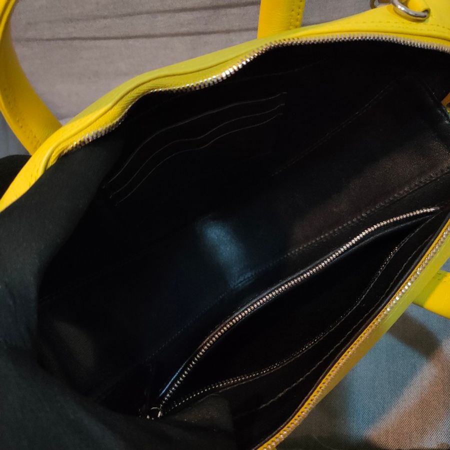 【9成新】㊣✨BALENCIAGA✨巴黎世家 (附防塵袋)小雞黃 三角 手提包 肩背包 斜背包 三角包/二手包/二手精品/保證正品🌳二手樹屋🌳-47