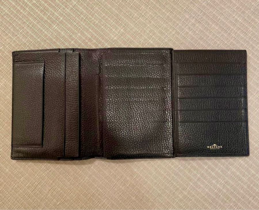 DELVAUX比利時皇家御用品牌 三折簡約頂級真皮中性中短夾-15