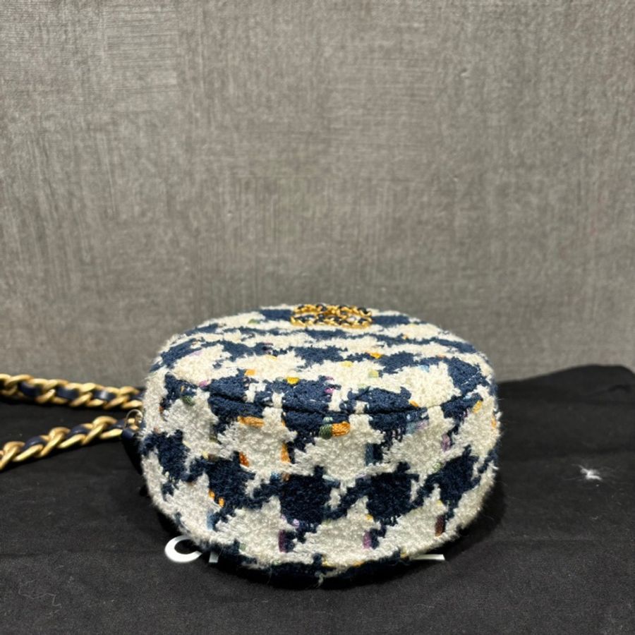 CHANEL小可愛圓餅斜挎包-4