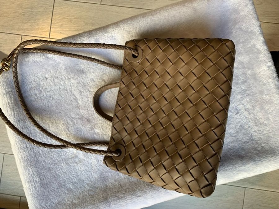 Bottega Veneta Andiamo 小羊皮編織小款二用包(摩卡棕)-4