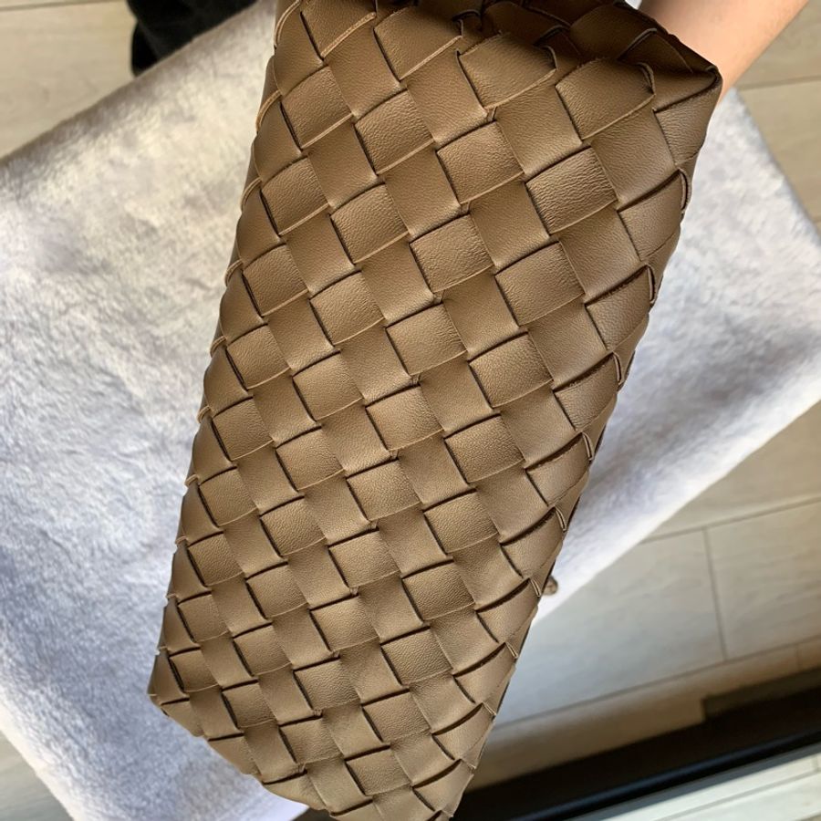 Bottega Veneta Andiamo 小羊皮編織小款二用包(摩卡棕)-5