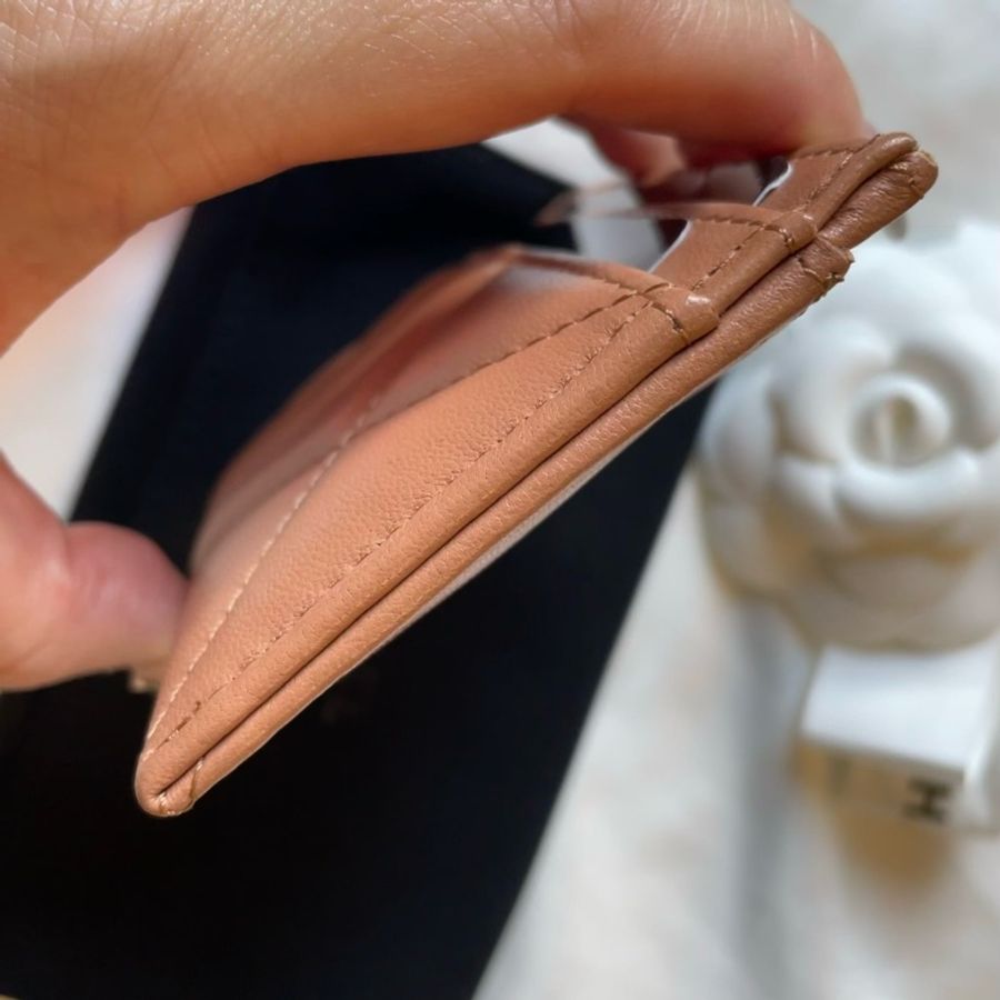 香奈兒全新閒置品19卡片包-7