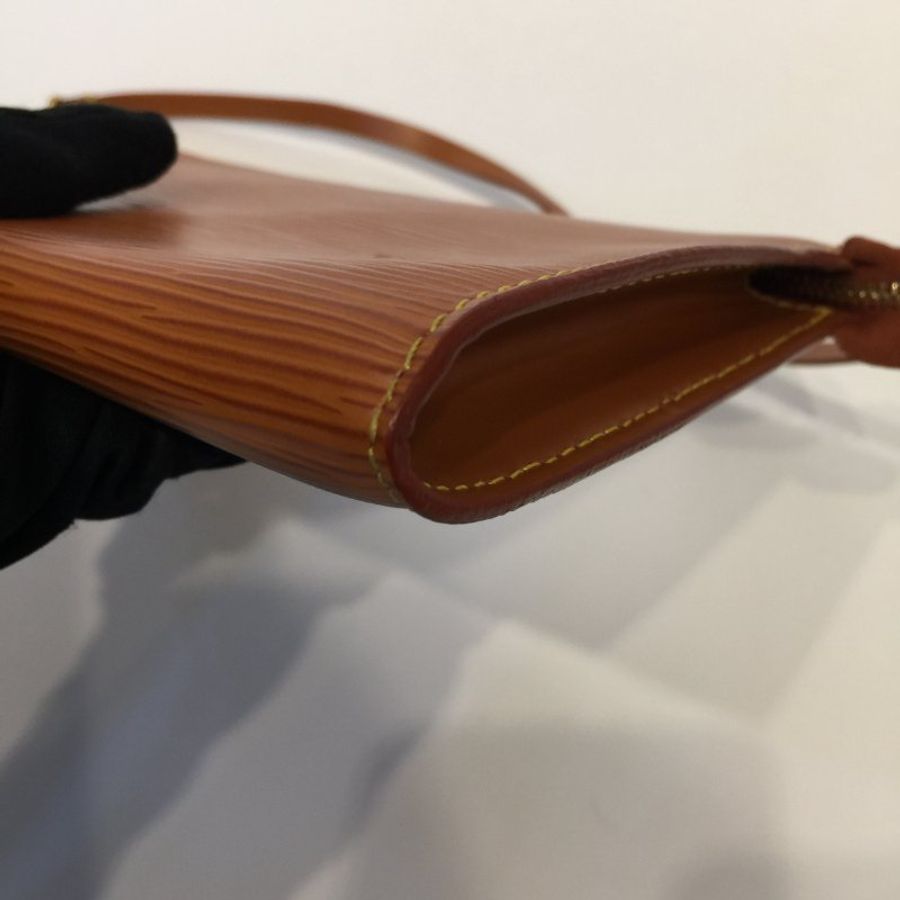 Louis Vuitton 焦糖色EPI皮腋下包 /麻將包/側肩包-4