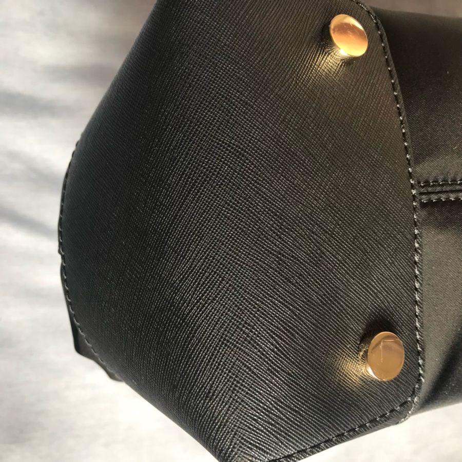 Michael Kors 黑色肩背包-5