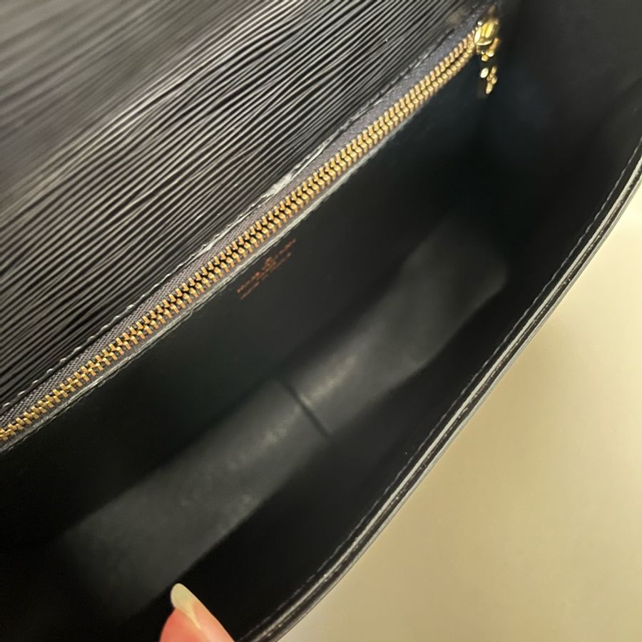 LV Vintage EPI 黑色馬鞍包 /牛鼻包-16