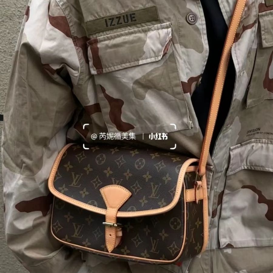 Lv法棍包-27