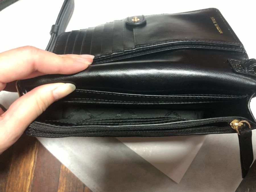 🇺🇸Michael Kors👜 WOC 專櫃經典滿版MK LOGO拼接小包手機袋斜背包-17