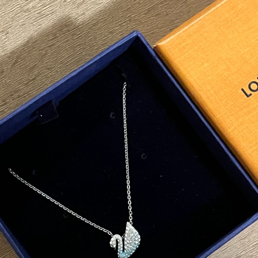 SWAROVSKI施華洛世奇藍天鵝項鍊-1