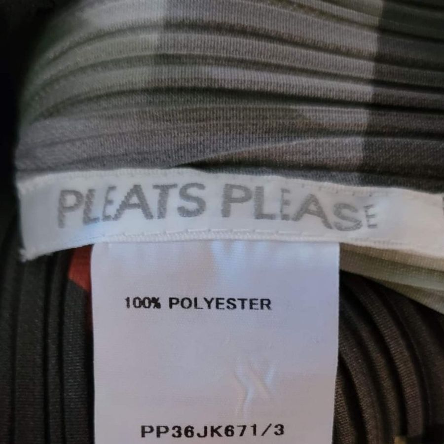 三宅一生Pleats please 2023/1月
(黑色)公路主題長袖上衣3號-17