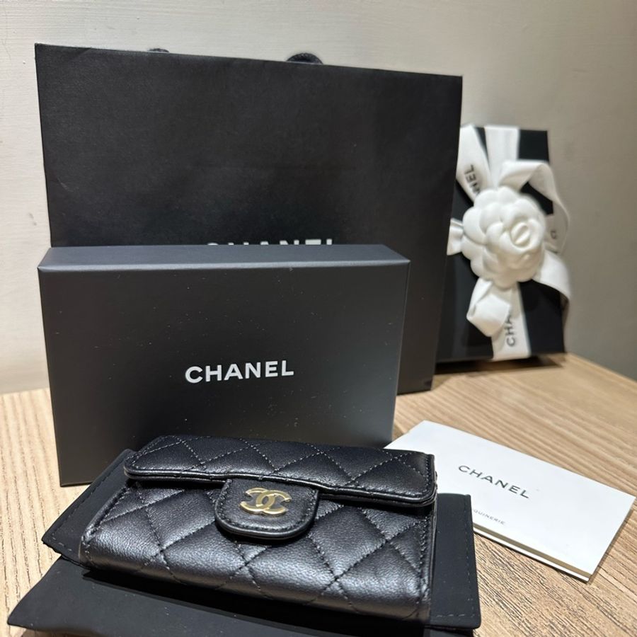 CHANEL香奈兒全新羊皮金釦口蓋零錢包-2