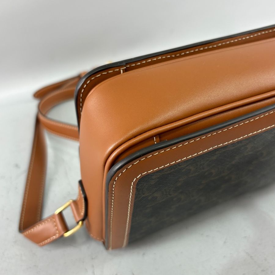 Celine 188882焦糖牛皮凱旋門釦老花Teen Triomphe斜背包-11