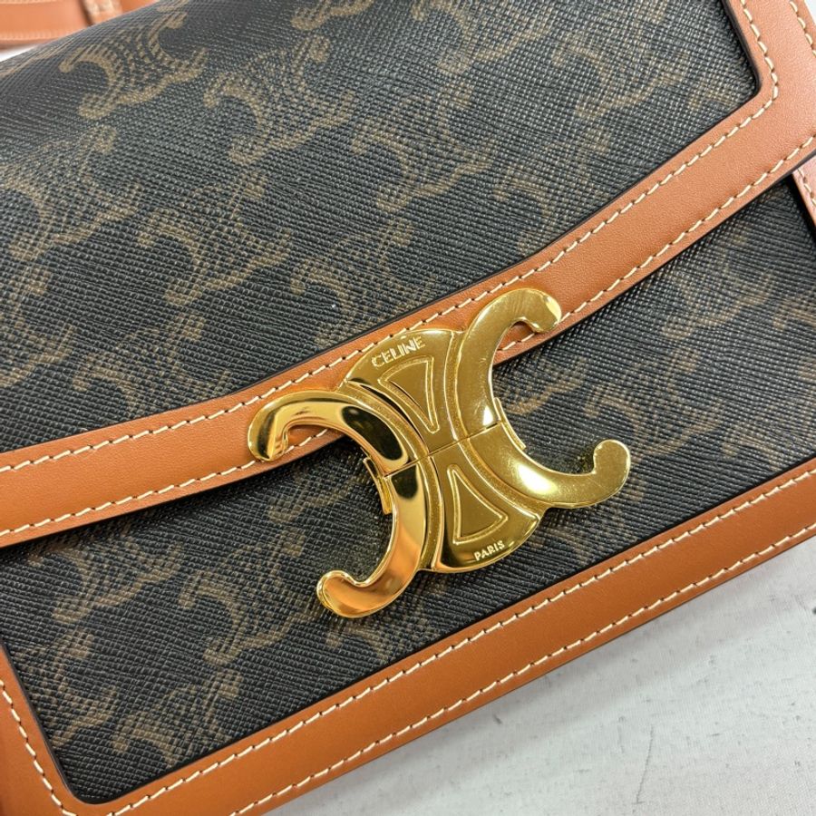 Celine 188882焦糖牛皮凱旋門釦老花Teen Triomphe斜背包-12