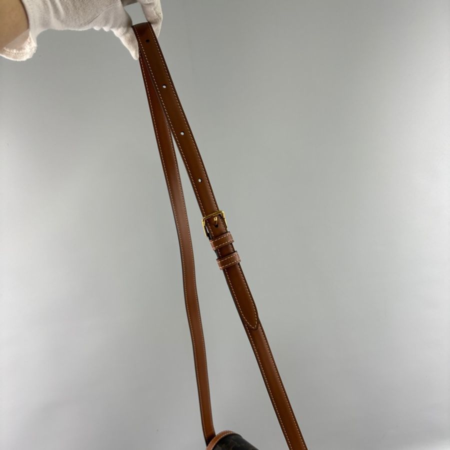 Celine 188882焦糖牛皮凱旋門釦老花Teen Triomphe斜背包-14