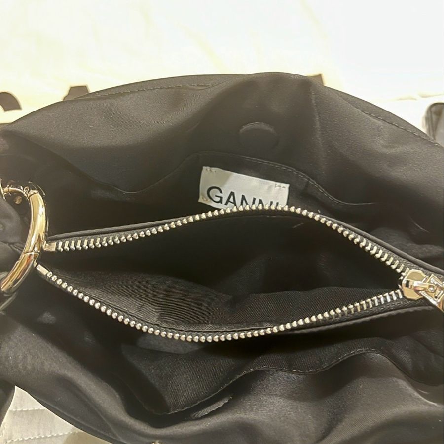 GANNI Black Medium Pillow Shoulder Bag A4428 黑色 布 腋下包 手袋-10