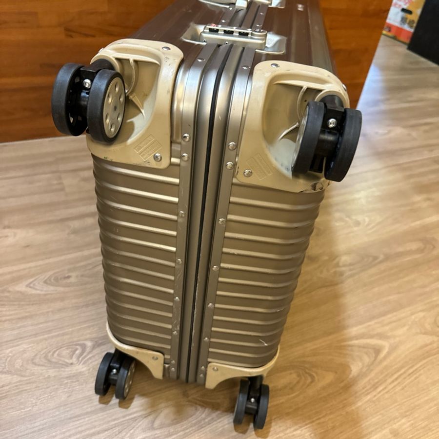 RIMOWA 29寸 鋁鎂合金-10