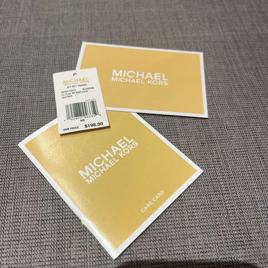 全新MK手拿長夾Michael Kors粉色多格手拿長夾|可裝多張證件-16