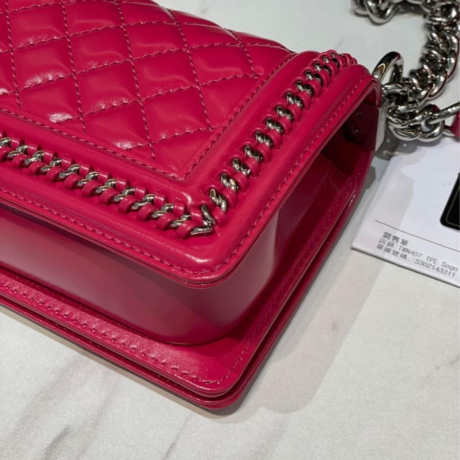 Chanel Boy20 粉色牛皮「限量款不撞包」-13