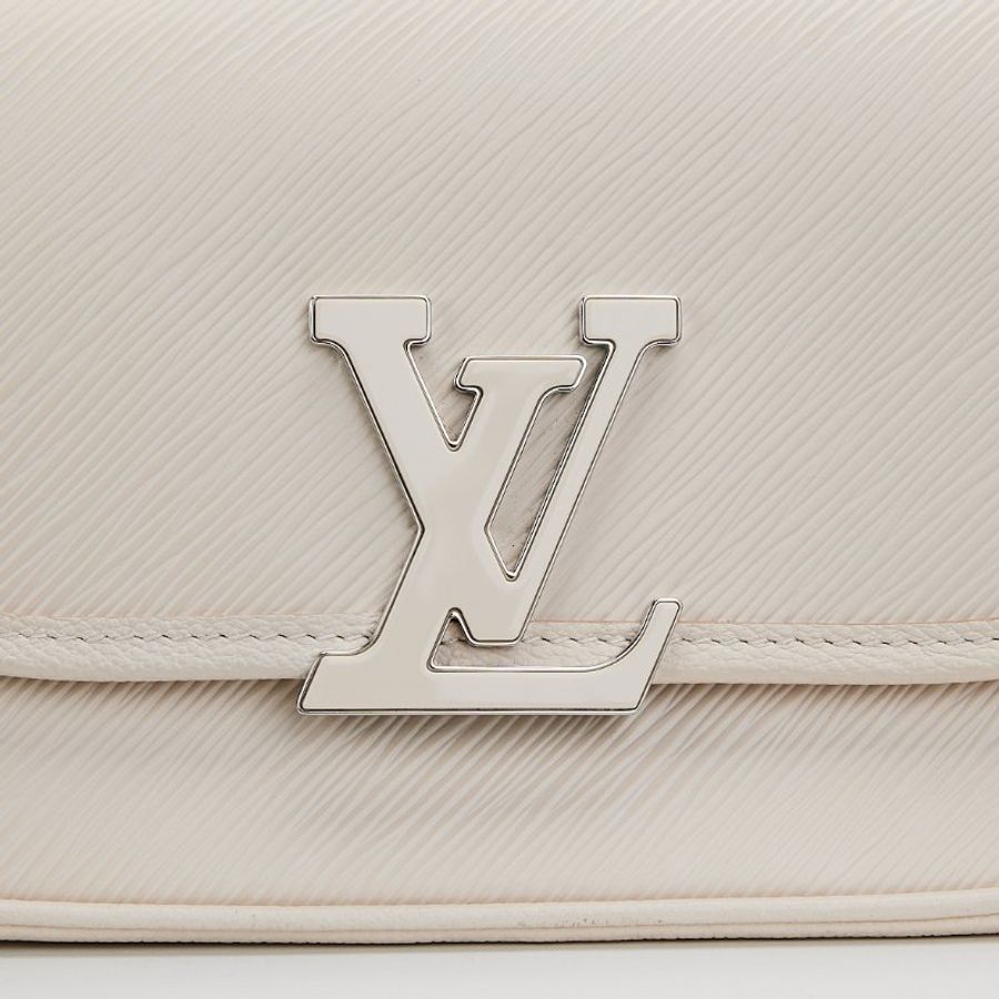Lv buci 奶油白法棍包-10