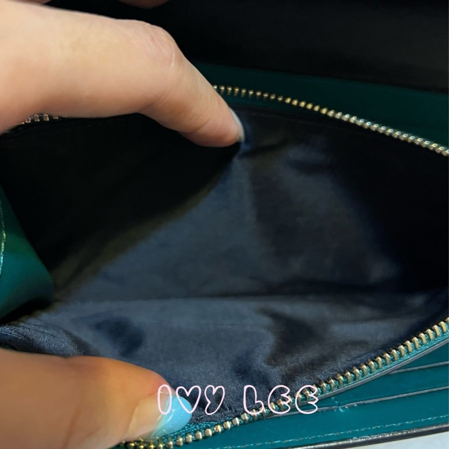 Bvlgari(缺貨中、勿下單)280353品牌長版皮夾 小牛皮琺瑯蛇頭扣環撞色(黑/綠)二手精品-9