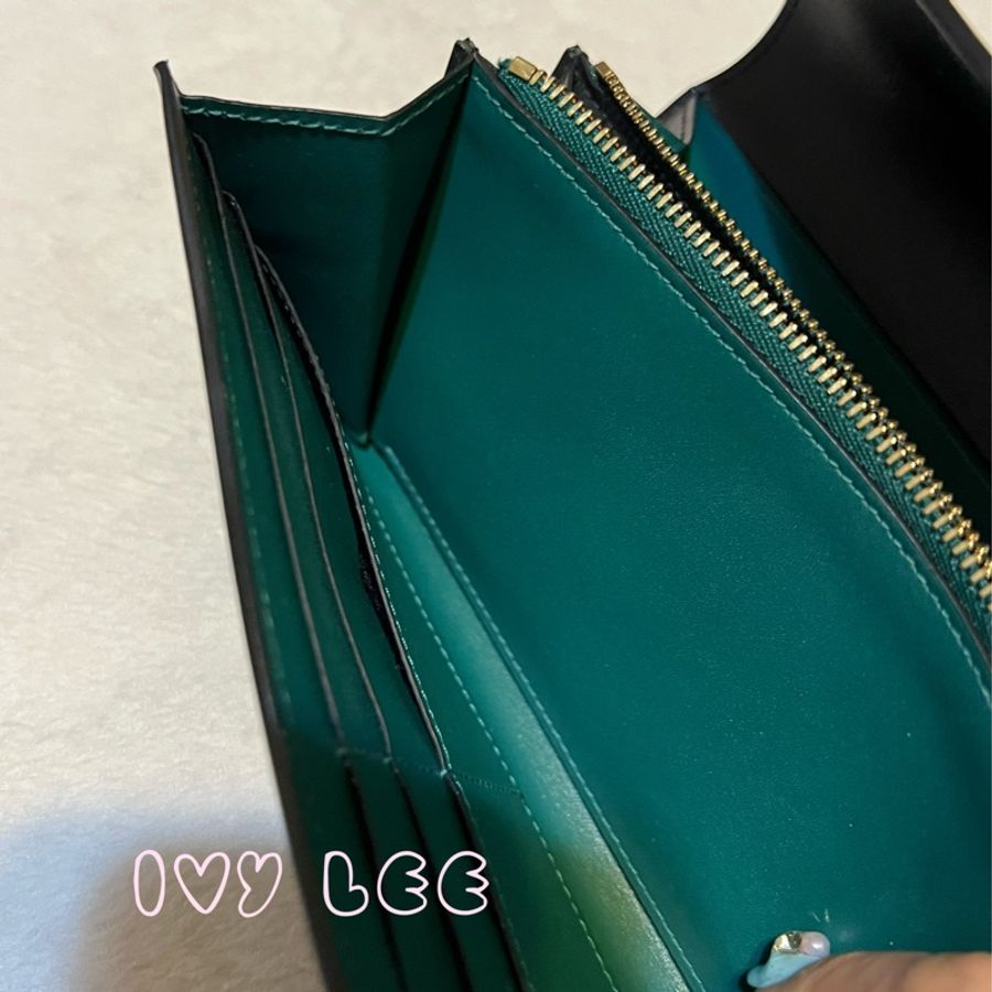 Bvlgari(缺貨中、勿下單)280353品牌長版皮夾 小牛皮琺瑯蛇頭扣環撞色(黑/綠)二手精品-11