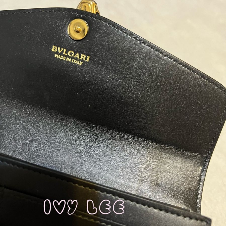 Bvlgari(缺貨中、勿下單)280353品牌長版皮夾 小牛皮琺瑯蛇頭扣環撞色(黑/綠)二手精品-23