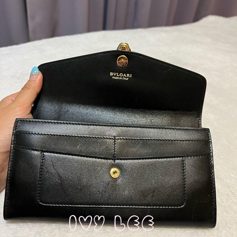 Bvlgari(缺貨中、勿下單)280353品牌長版皮夾 小牛皮琺瑯蛇頭扣環撞色(黑/綠)二手精品-26