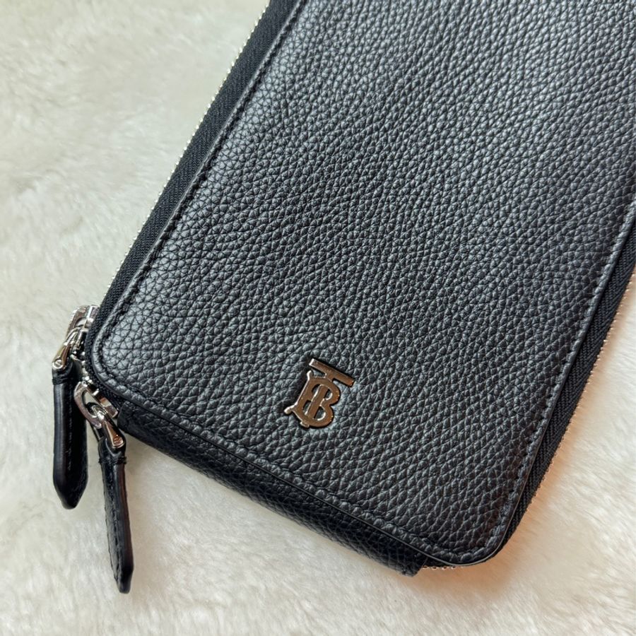 BURBERRY 粒紋皮革手機套 黑-1