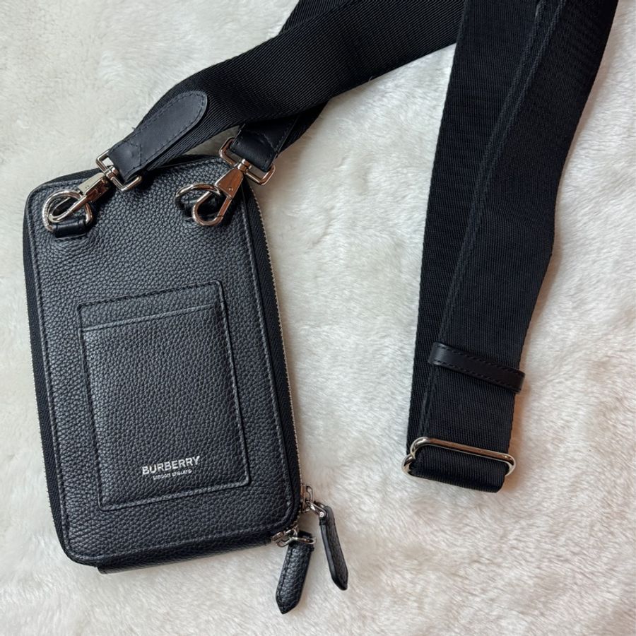 BURBERRY 粒紋皮革手機套 黑-8