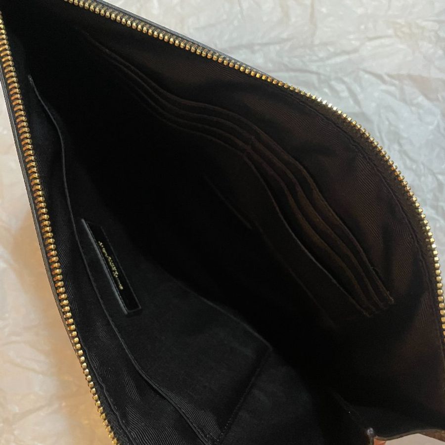 Saint Laurent LEATHER CLUTCH BAG-7