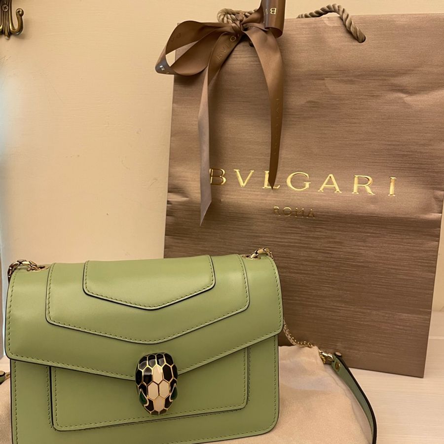 BVLGARI SERPENTI FOREVER 斜揹包（蛇頭小牛皮翻蓋肩斜兩用鍊包(牛油果綠)-0