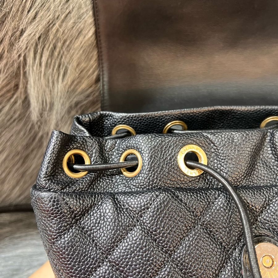 Chanel A57090 黑色 荔枝皮 金釦 coco 機場系列 後背包-7