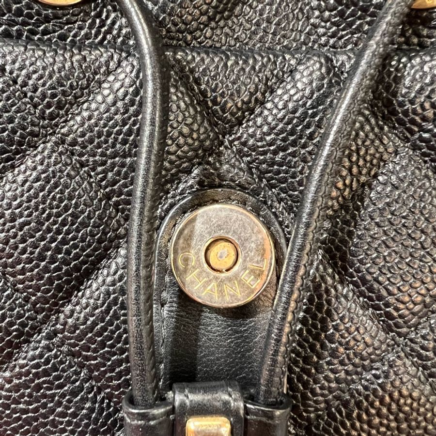 Chanel A57090 黑色 荔枝皮 金釦 coco 機場系列 後背包-18