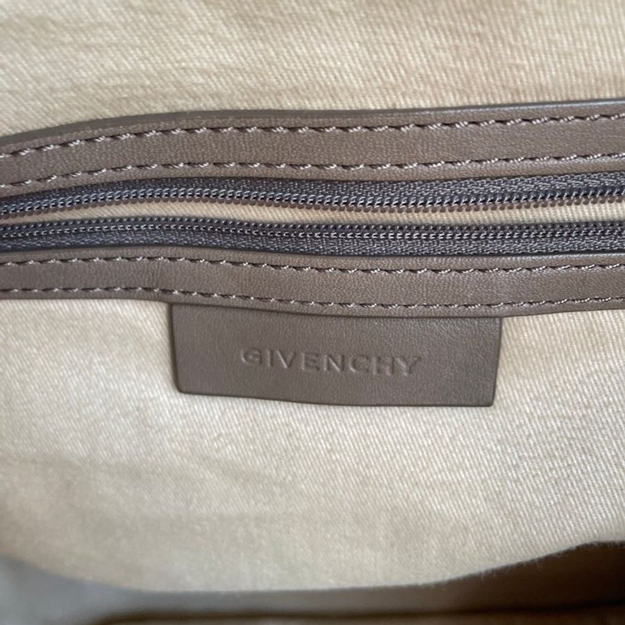 Givenchy-17