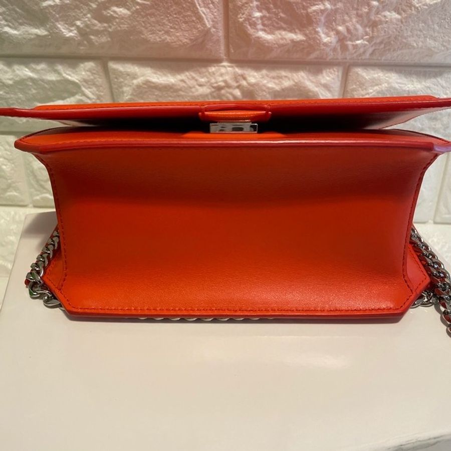 Givenchy BOW CUT LEATHER CROSSBODY BAG-5