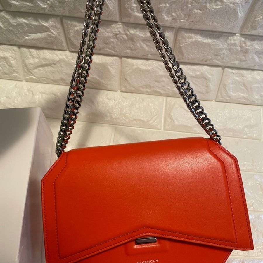 Givenchy BOW CUT LEATHER CROSSBODY BAG-17