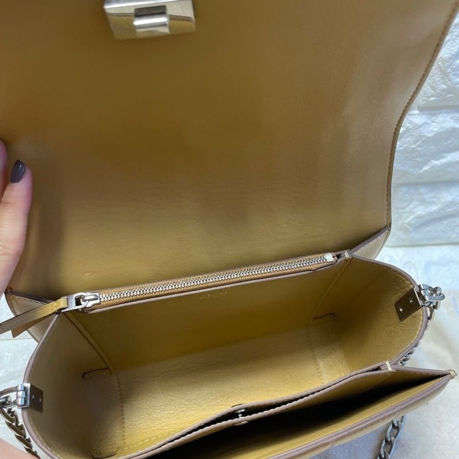 Celine-10