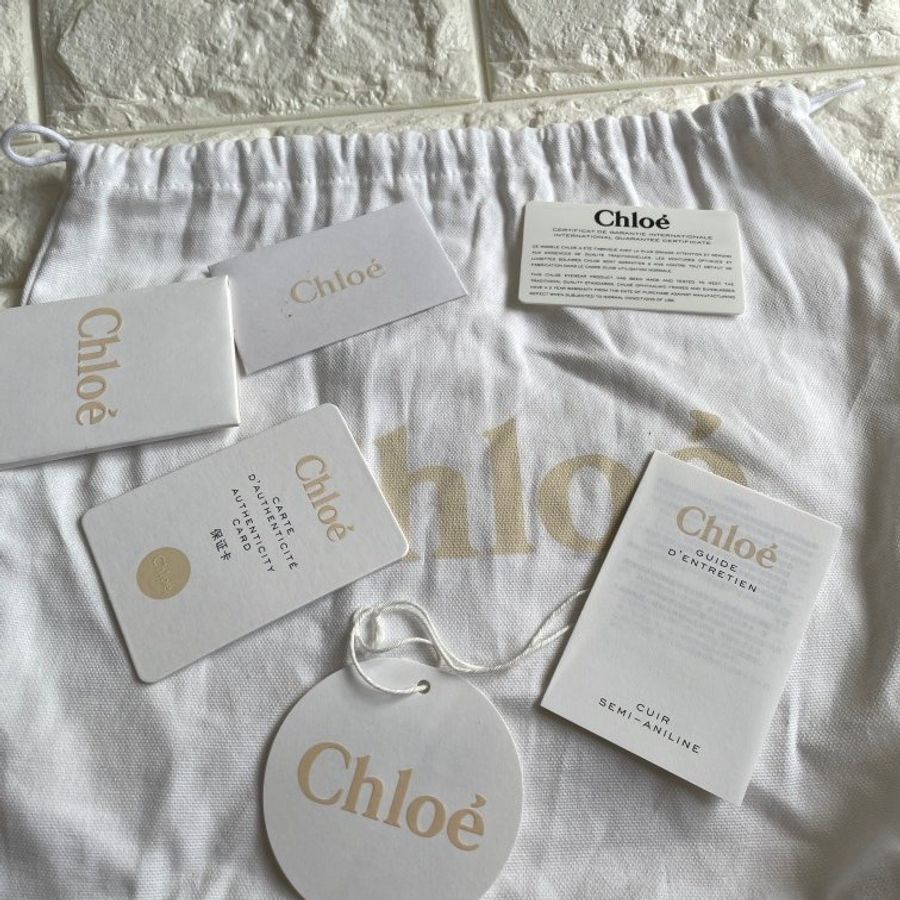Chloé-19