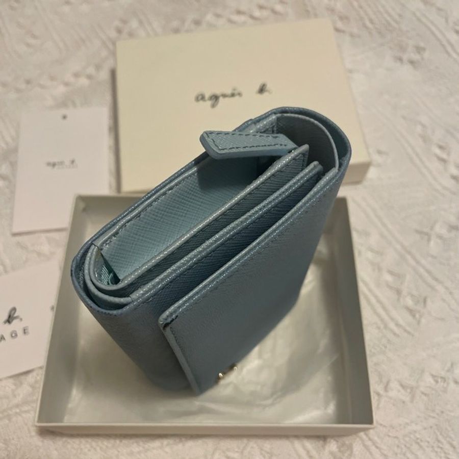 Agnis B-7