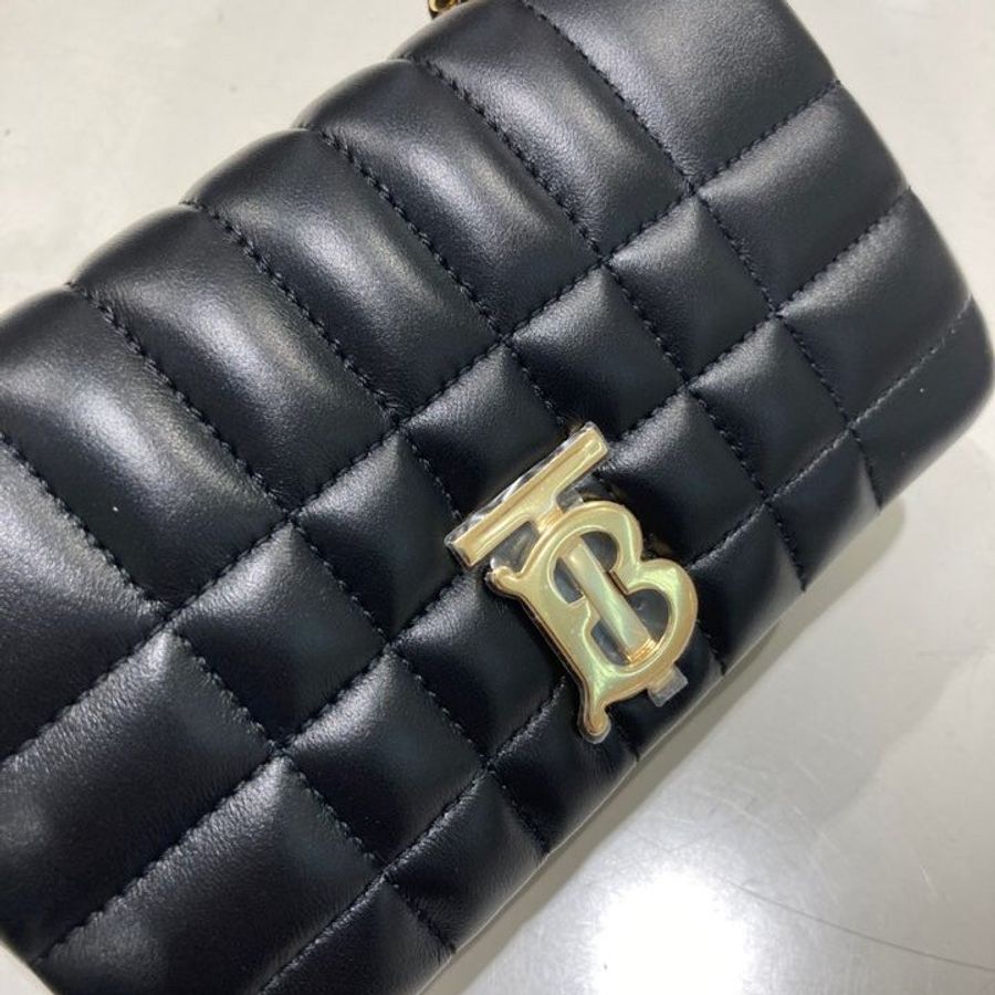 🎁特價🎁Burberry 80594921 絎縫皮革迷你蘿納 Lola包 黑色-10