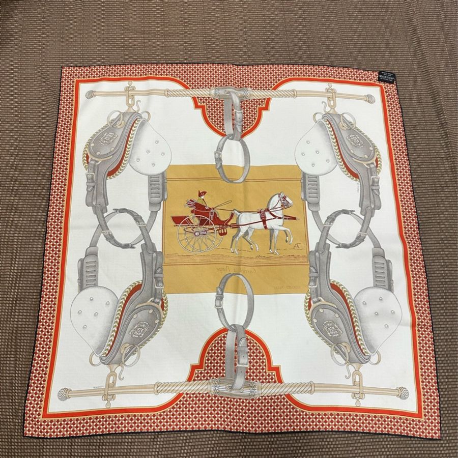 HERMES 愛馬仕 70x70 方巾 Carrick a Pompe 馬鞍圖案-1