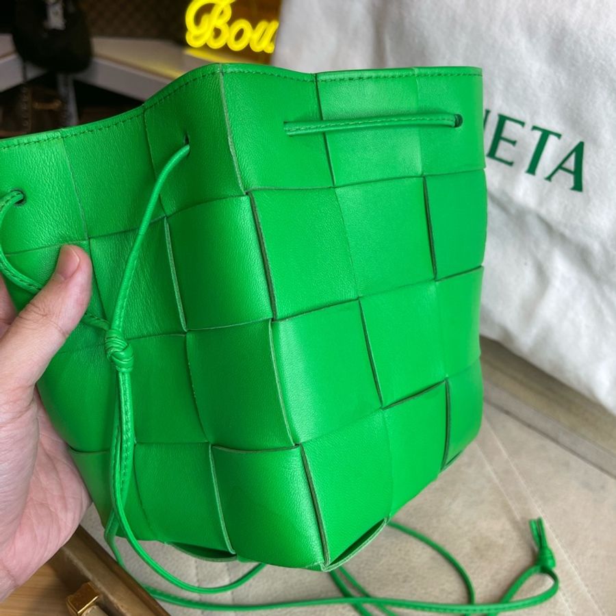 Bottega Venetta大編織4格小型水桶包/斜背包💚真吸睛-1