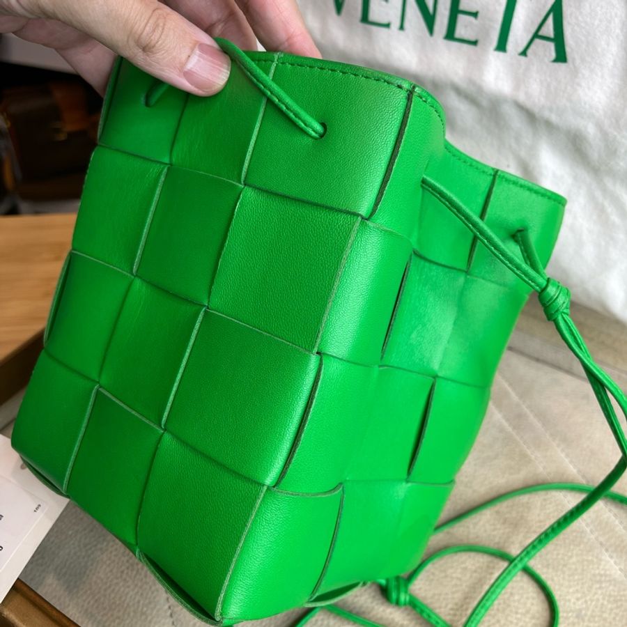 Bottega Venetta大編織4格小型水桶包/斜背包💚真吸睛-8