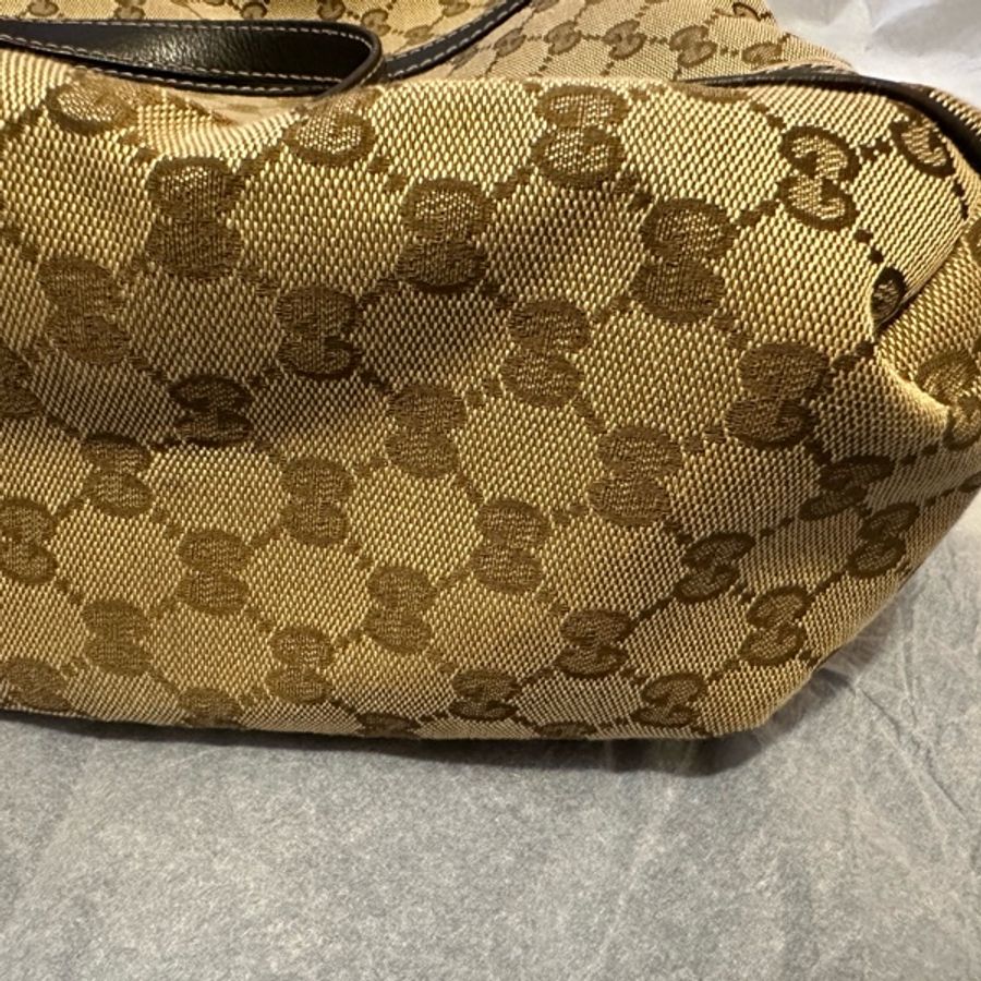 Gucci Tote-10