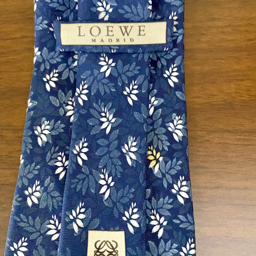 Loewe 109% 𢇁綢領帶 (中古)-4