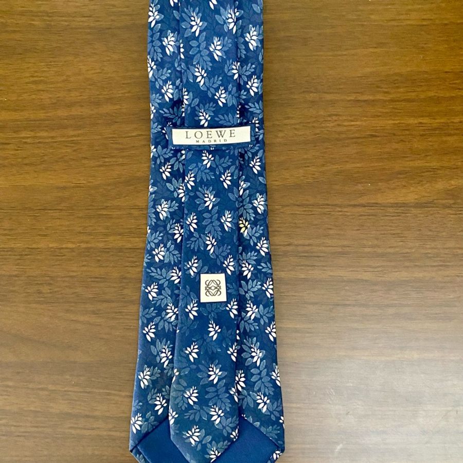 Loewe 109% 𢇁綢領帶 (中古)-5
