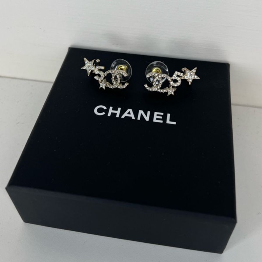 Chanel 22SS CC Logo 星星 5 耳環-1