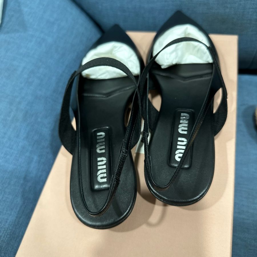 爆款miumiu尖頭後繫帶芭蕾平底鞋38-7