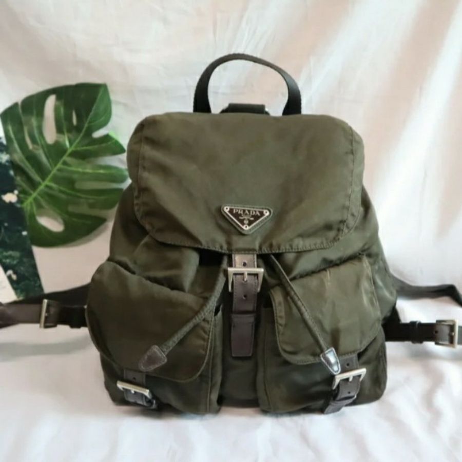 新品上架 現貨 🔥💖 ✨Prada classic nylon backpack Prada 軍綠色背包 Prada 背囊-0